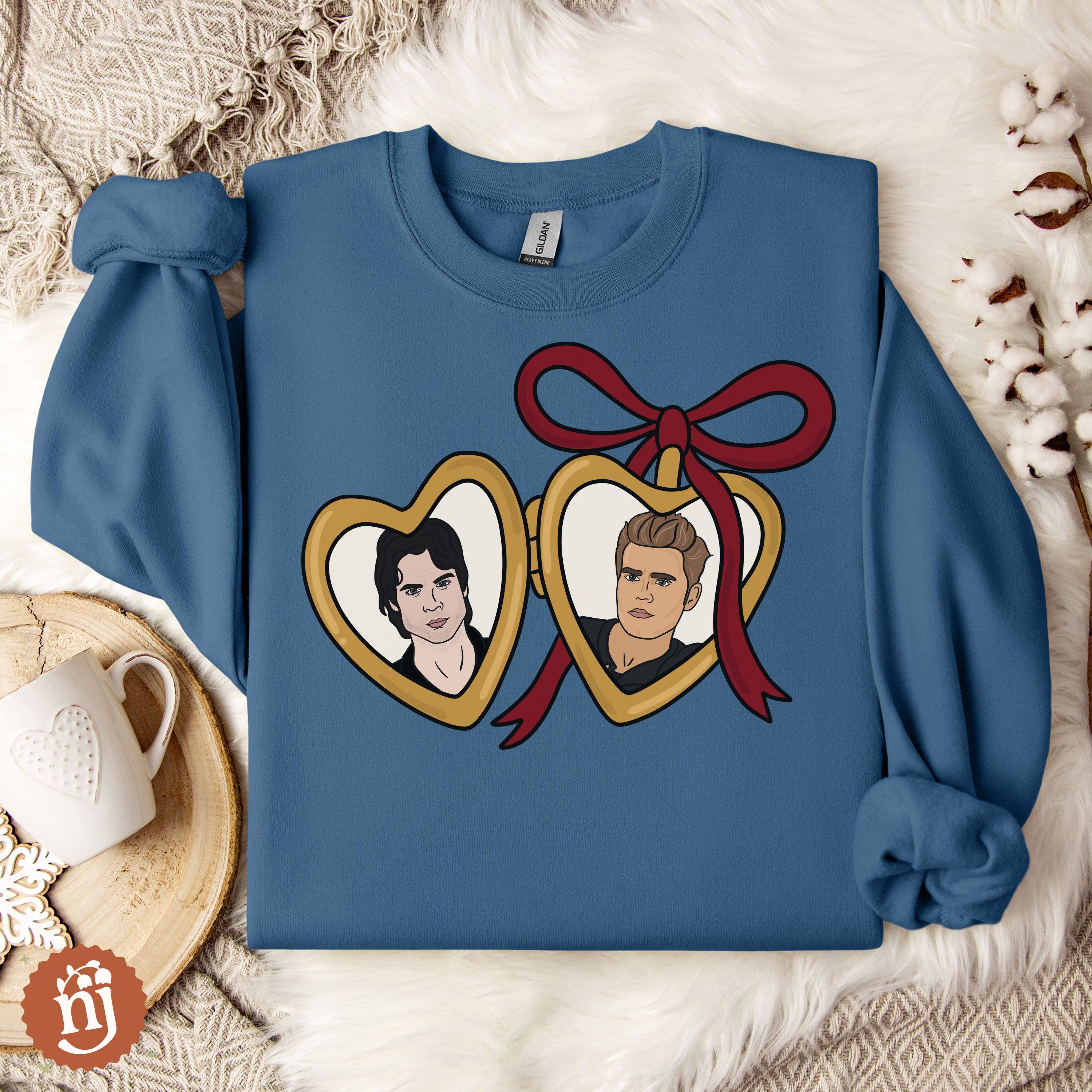 Nearly June Design Co - Vendita all'ingrosso Felpa - Unisex - Felpa con ciondolo dei fratelli Salvatore di The Vampire Diaries6