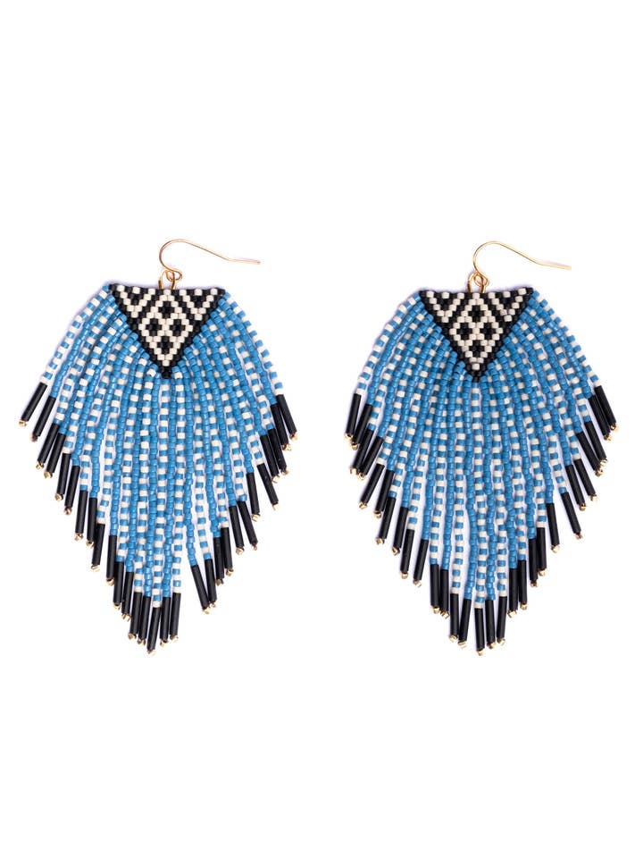 Pendientes triangulares sonorenses con flecos tejidos a mano (azules) para venta al por mayor de Mayana Designs Co