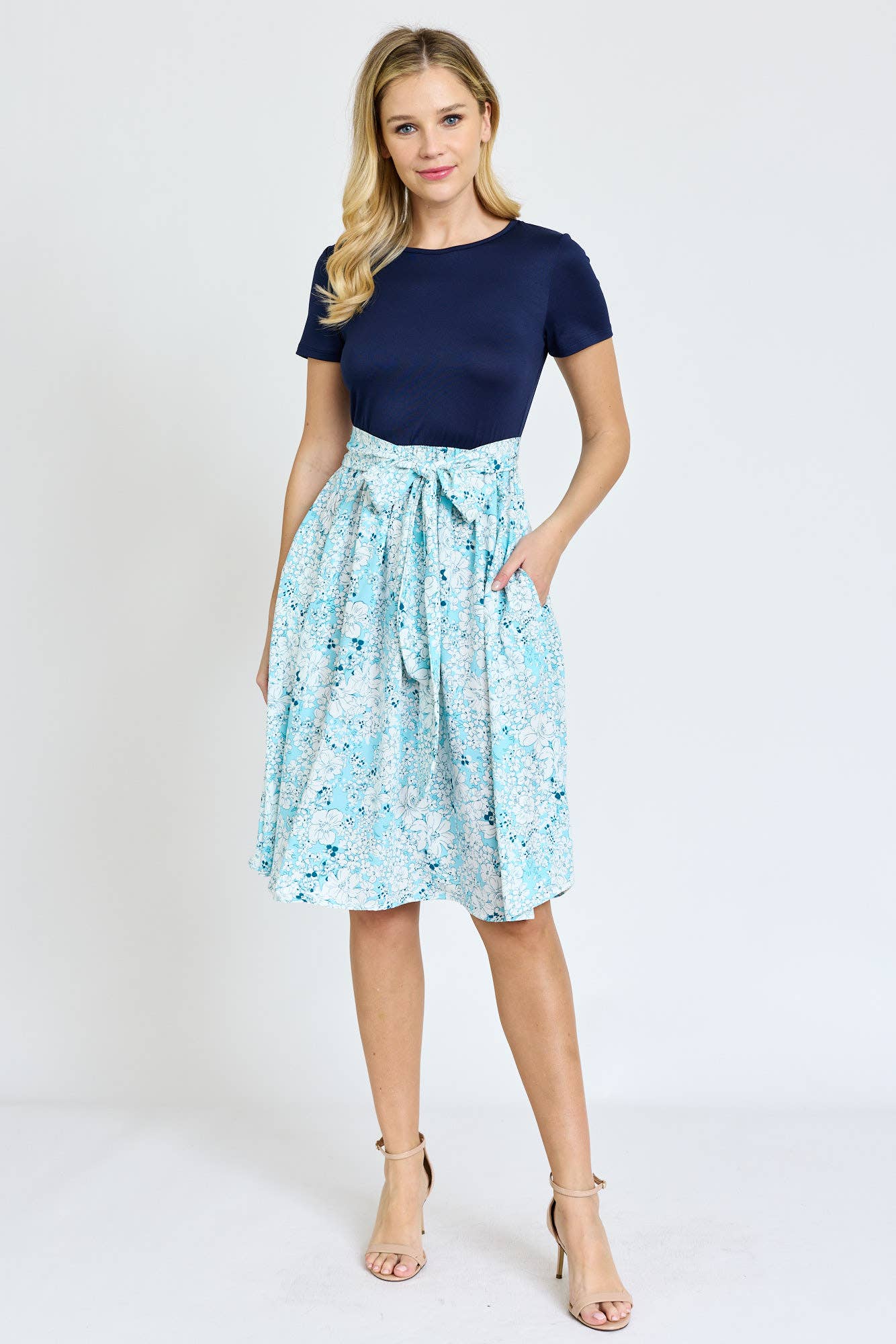 EG fashion - Vente Robe – femme - Robe midi à manches courtes et ceinture florale2