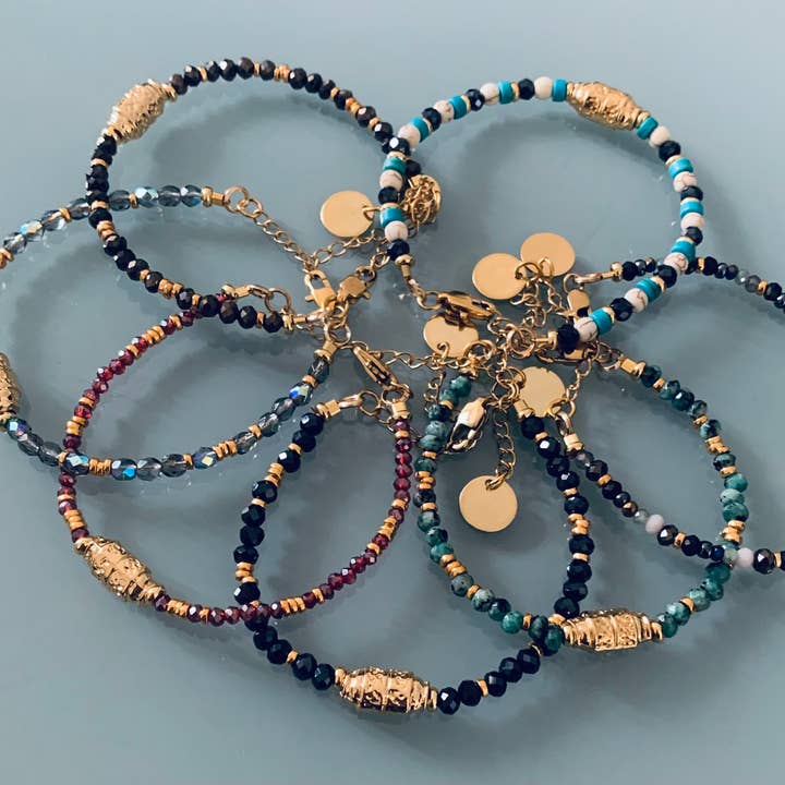 Clovers - Venta al por mayor Pulseras de abalorios/colgantes - Pulsera de amuleto y abalorios