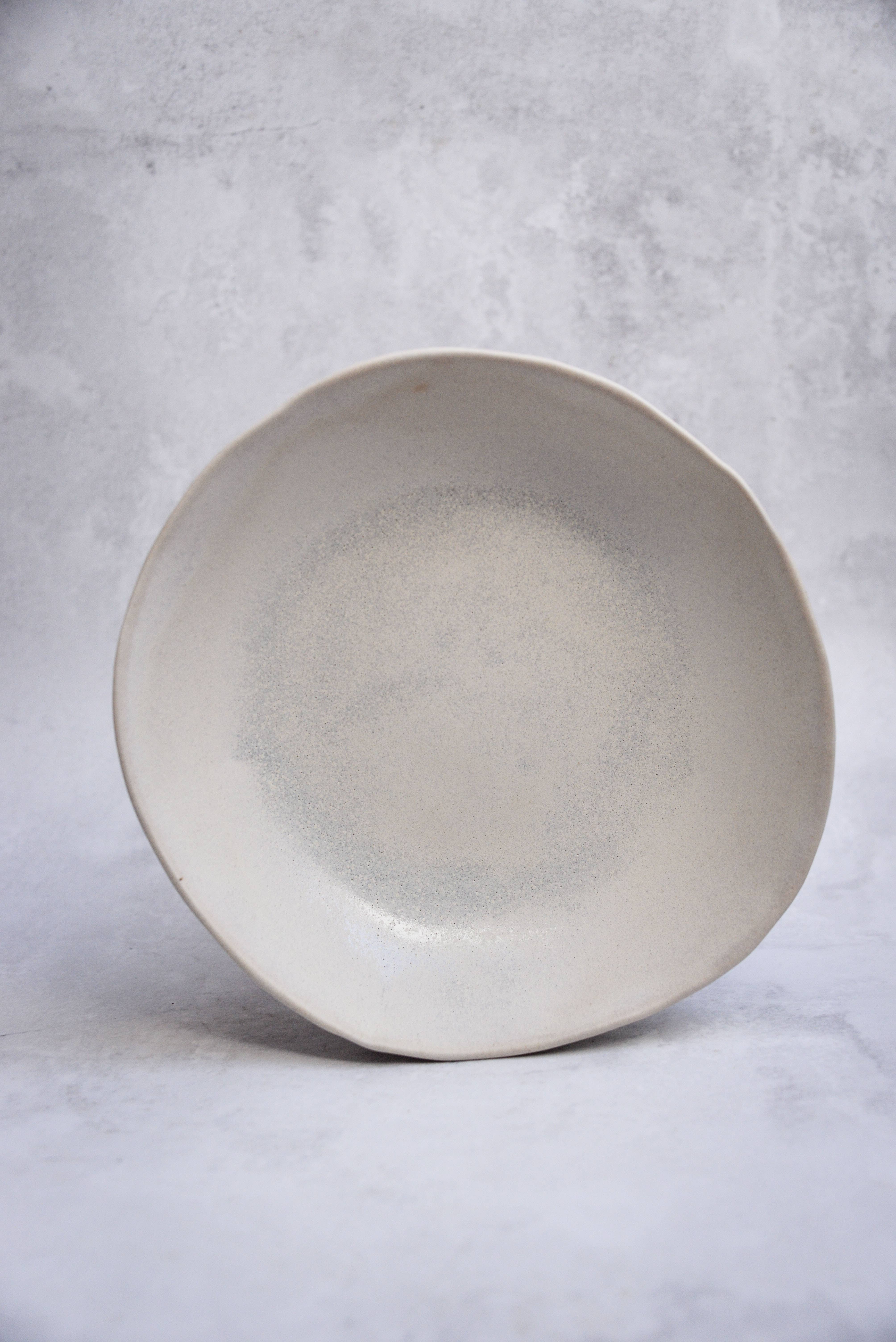LAIMA CERAMICS (SIA Radosa Apvieniba Spares) – wholesale Tallrikar – Porslin SAHARA — Handgjorda Beige Matta Tallrikar och Skålar7