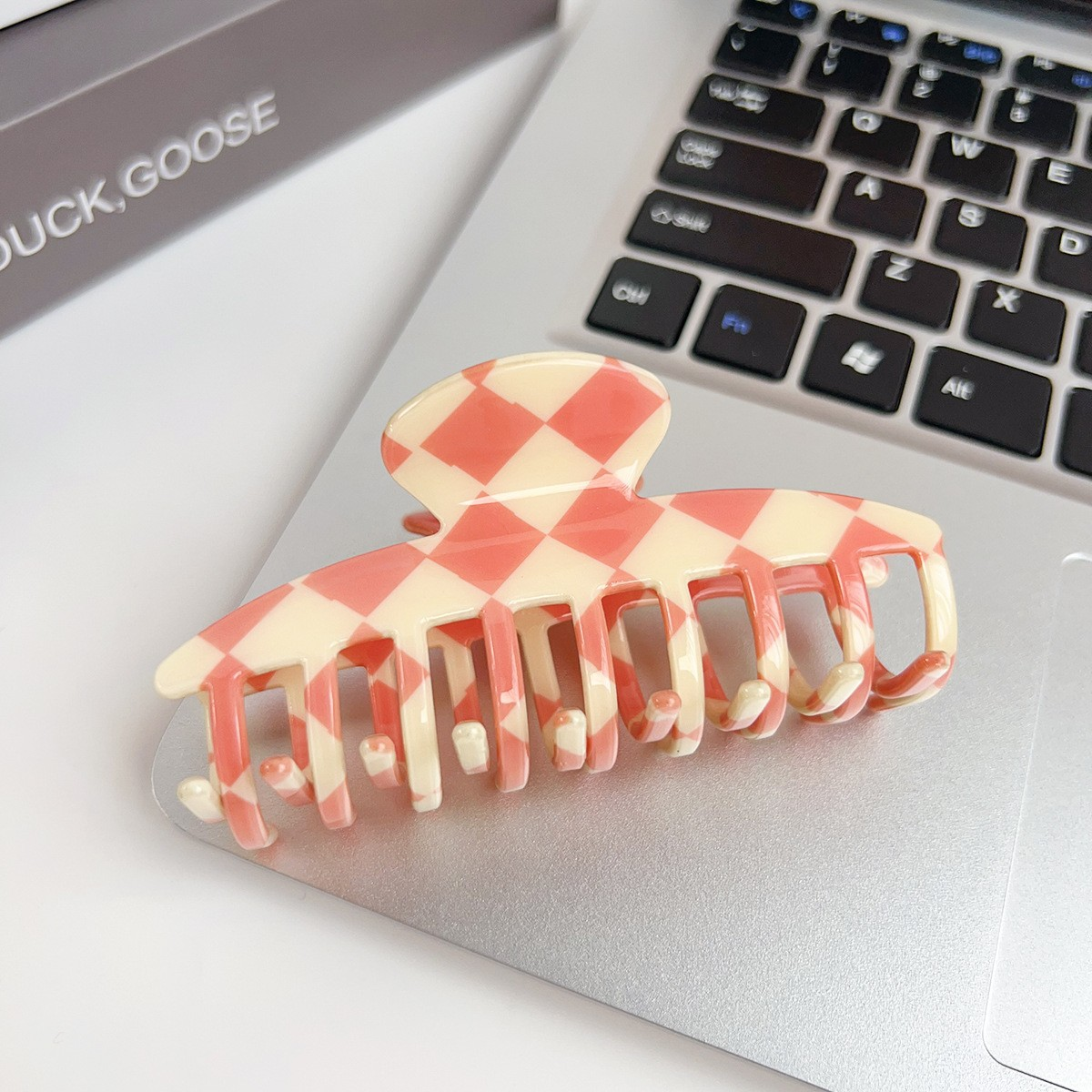 ACCITY - Wholesale Hair Clip - Women's - Checkerboard Hair Claw – Candy Color Acetate Look_CWMM1008419