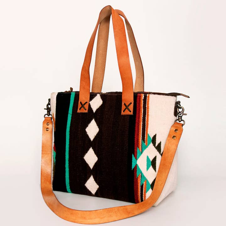 LS Western - Wholesale Tote Bag - Women's - LC-ADBG575D Southwestern Wool Tote with Natural Leather Straps Handwoven Tribal Pattern & Tassel4