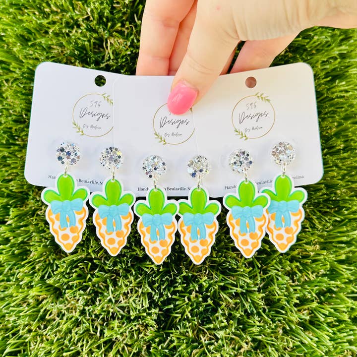 Boucles d'oreilles Carrot Statement pour la vente par 596 Designs