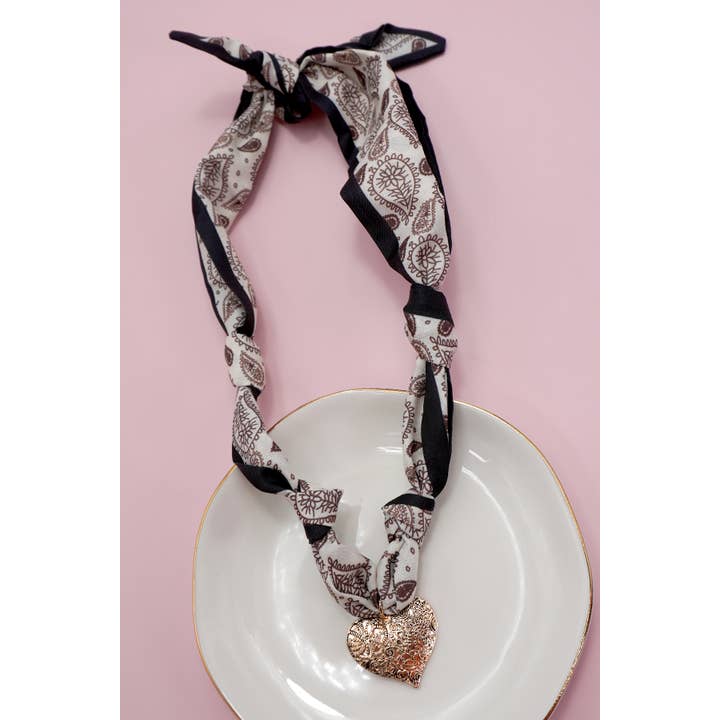 JOSSLYN by wall to wall - Wholesale Scarf - Women's - HANDMADE SCARF CHARM NECKLACE | 80N9179022