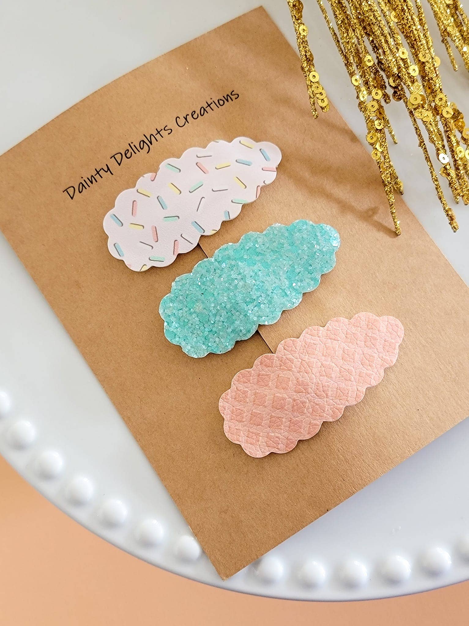 Dainty Delights Creations - Venta al por mayor Horquilla para el pelo - Mujer - Clip a presión ovalado Scallop, paquete de 3 chispas retro1