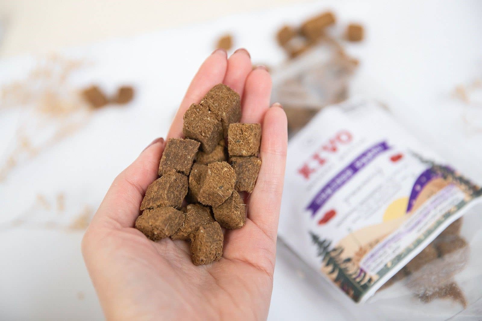 Kivo Petfood – wholesale Pet treats – Dog – Dog Snack - Trainer Horse - 250g2