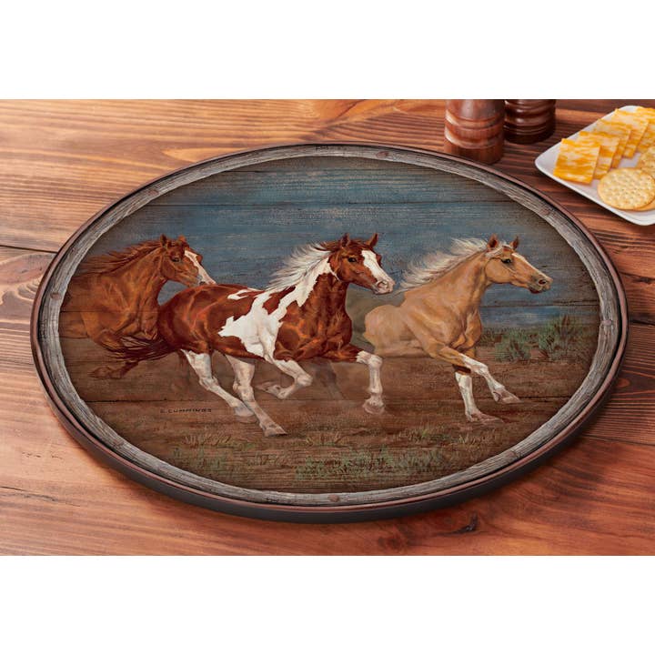 Modoc Run - Chevaux - Plateau Tournant Lazy Susan pour la vente par Art Brand Studios