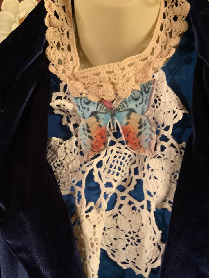 Butterfly Jabots pour la vente par Wild Flower Heart