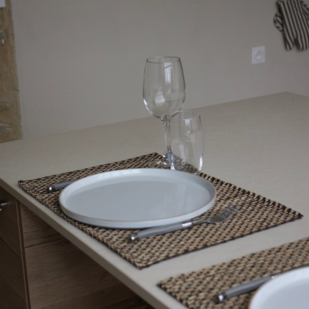 Dame Pach Bangkok – Engroshandel Dækkeserviet – Bordskånere i flettet palmeblad – Phi Phi5