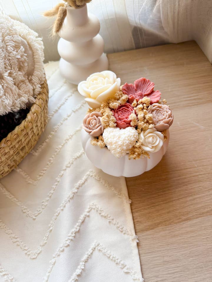 Rose Floral Arrangement for wholesale by Mísis Handmade Home decor