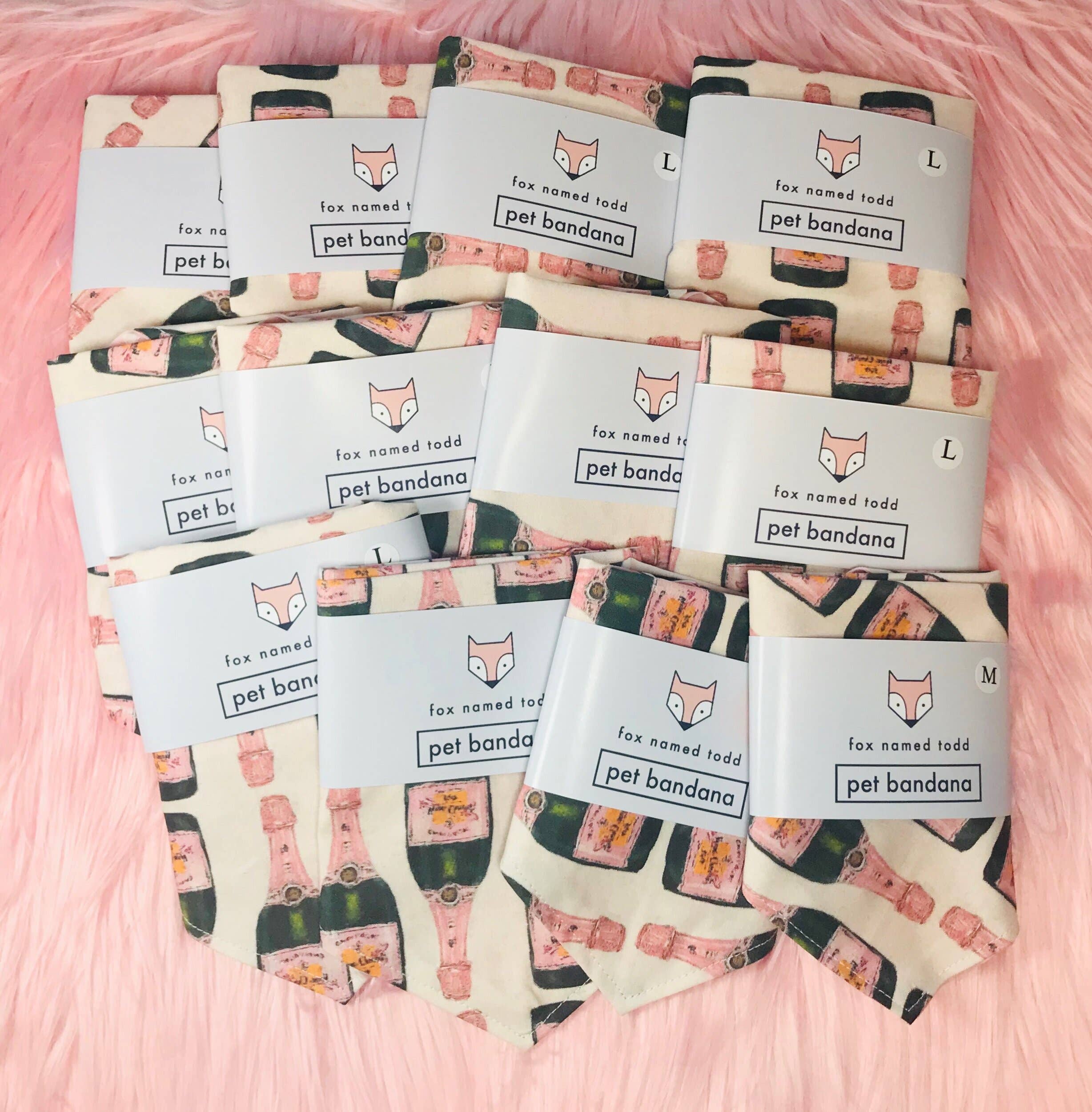 Fox Named Todd – Engroshandel Bandana - Hund – Champagne Hund Bandana0