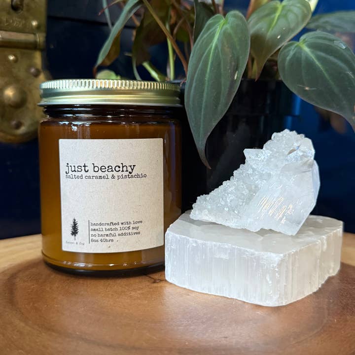 8 oz håndhældt soja lille batch stearinlys - Just Beachy for engroshandel hos forest & fog