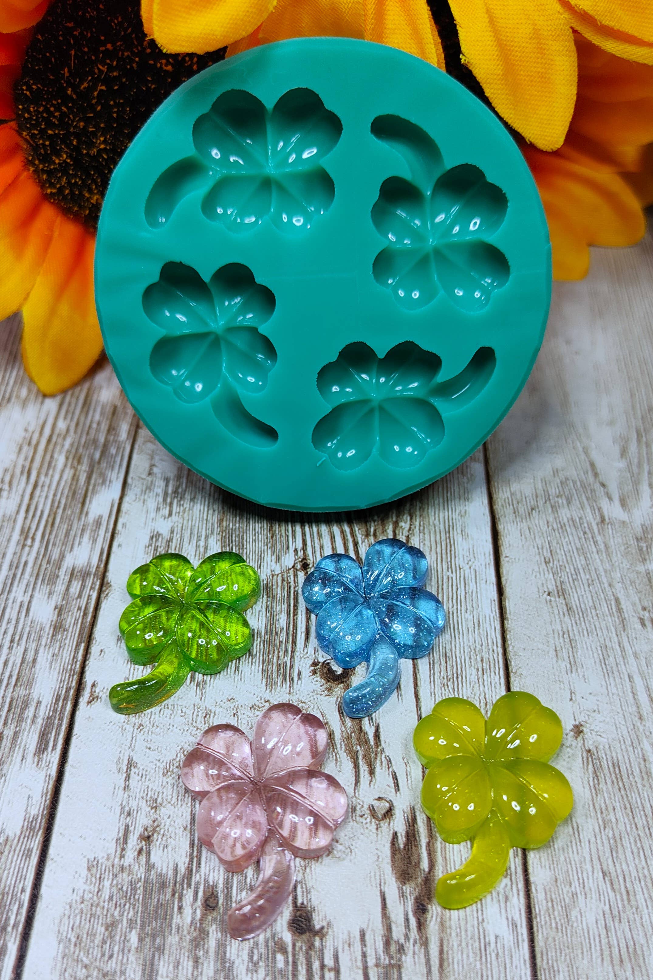 Serena Creazione di Serena Stampone - Venta al por mayor Kit de manualidades - Molde de tréboles de cuatro hojas 4 piezas 3 cm en silicona para resina y yeso5