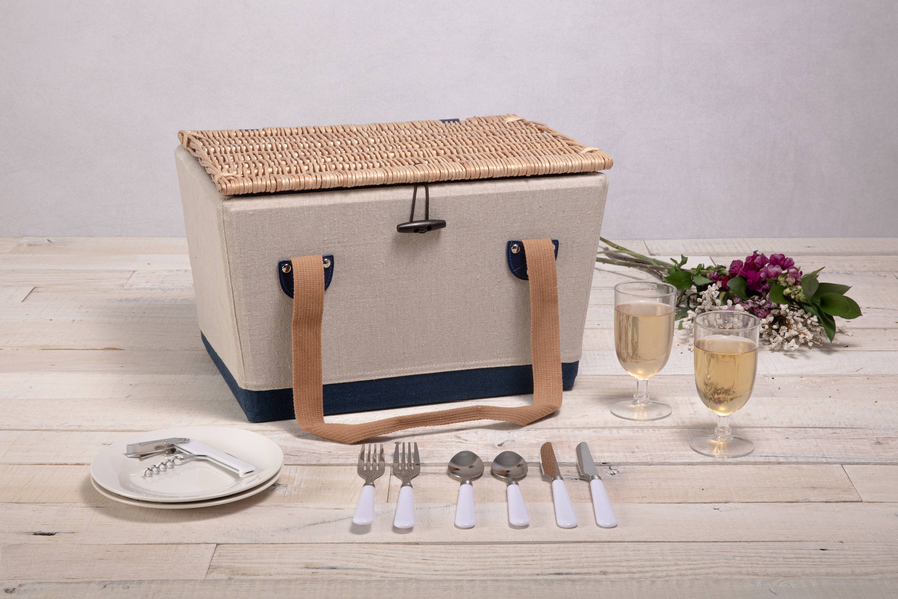 Beige Canvas with Navy Blue Accents Boardwalk Picnic Basket for 2 for wholesale on Faire16