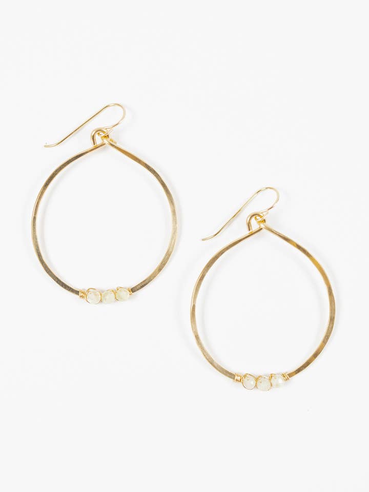 Grote cirkel met stenen oorbellen voor wholesale door Mira Kauai