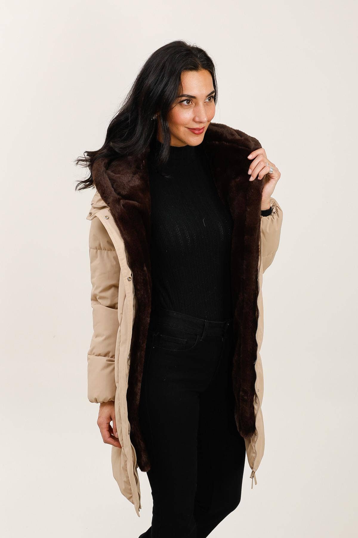 Attrait Paris – wholesale Puffer jacket – Women’s – Long waterproof down jacket with removable fur2