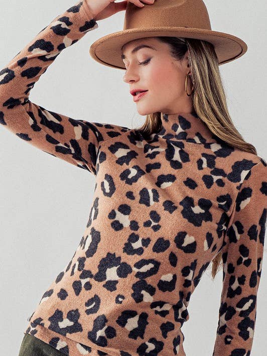 HAUT CÔTELÉ DOUILLET À IMPRIMÉ LÉOPARD HAILEE pour la vente par Heyday