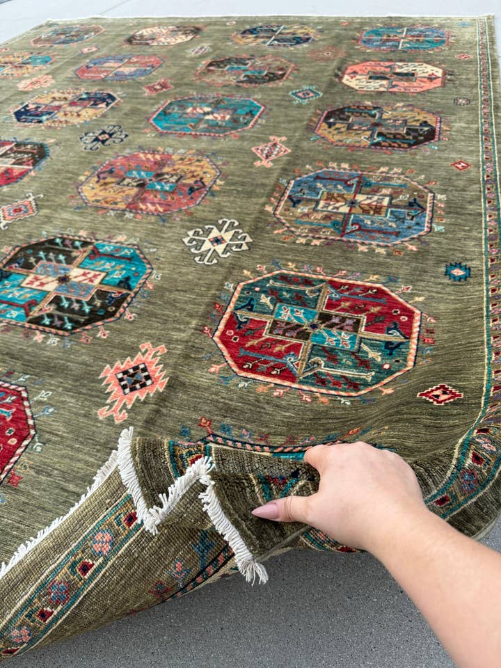 Victoria - 8x10 Area Rug for wholesale by The Rug Mine