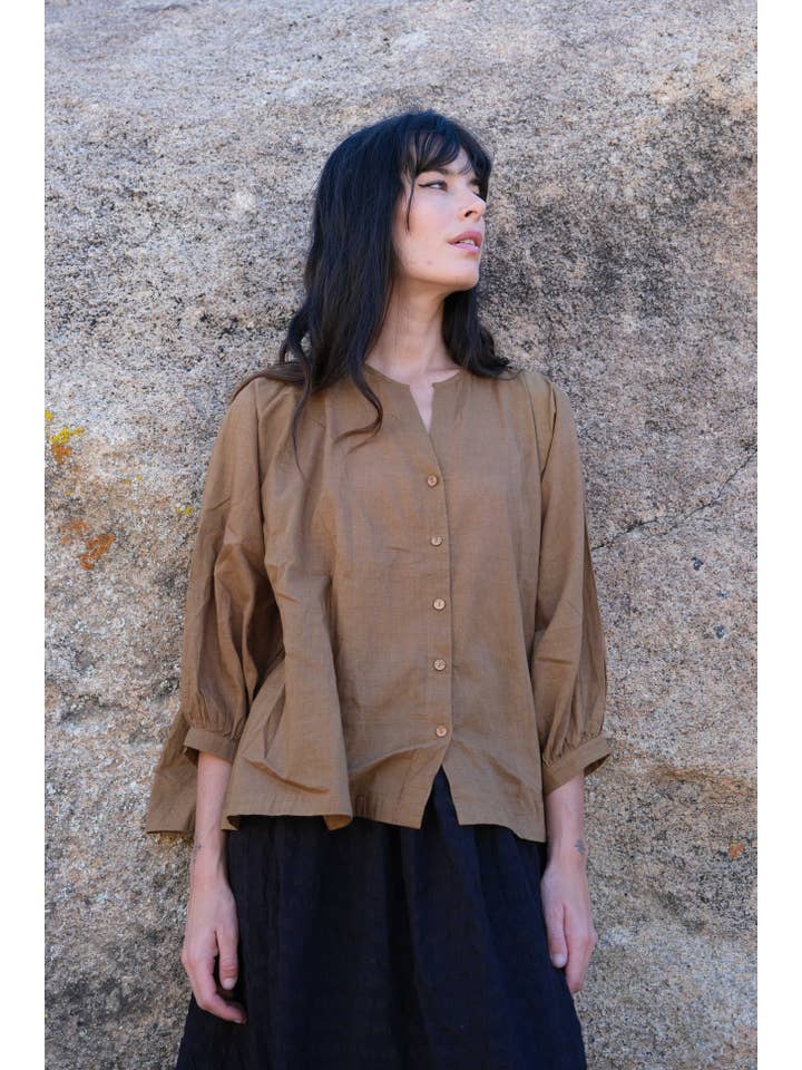 World of Crow llc – wholesale Buttoned-down shirt – Women's – Dusty brown oversized shirt