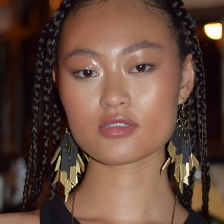 GOUDEN GEDOMPELDE OORBELLEN voor wholesale door Sandia Dublin