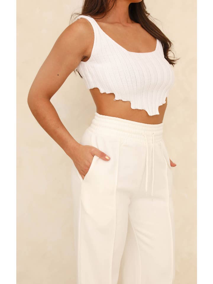 Femme Luxe - Wholesale Lounge Sweatpants/jogging bottoms – Women's - Cream Seam Detail Loose Leg Joggers with Functional Drawcord - Lyla1