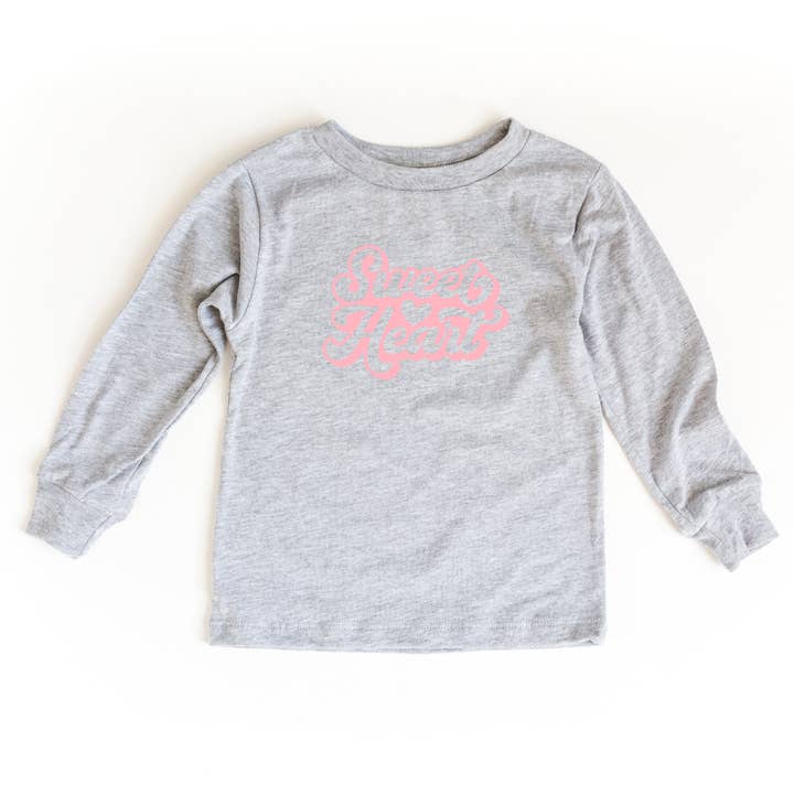 Sød hjerte med hjerte | Toddler langærmet Tee for engroshandel hos The Juniper Shop Wholesale