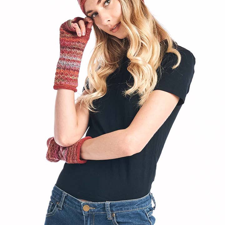 Shupaca Alpaca – wholesale Gloves – Women's – Alpaca Gloves - Printed - Saffron2