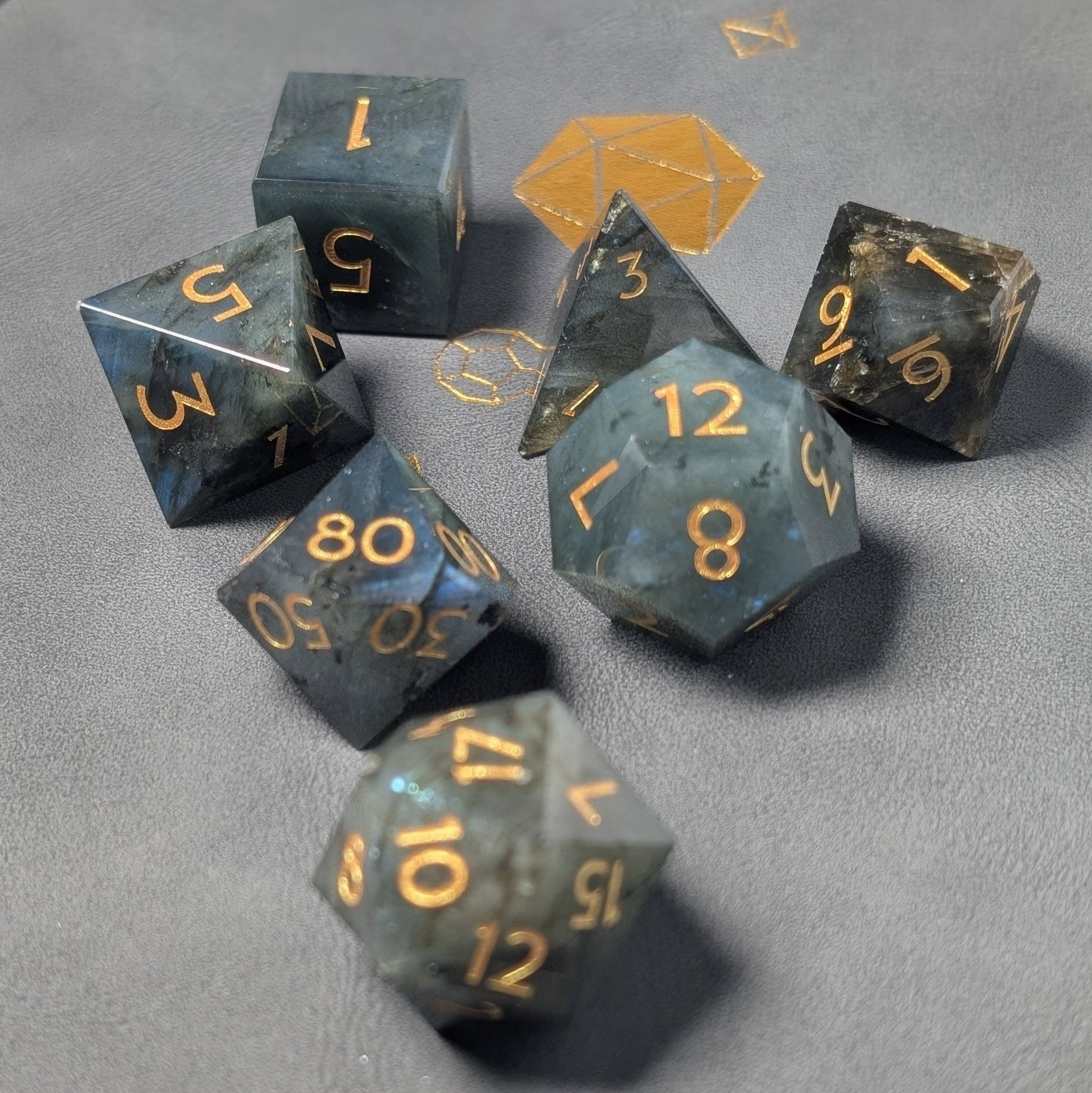 EBONWOOD – wholesale Tärning – Labradorit - 7-delars tärningsset i ädelsten0