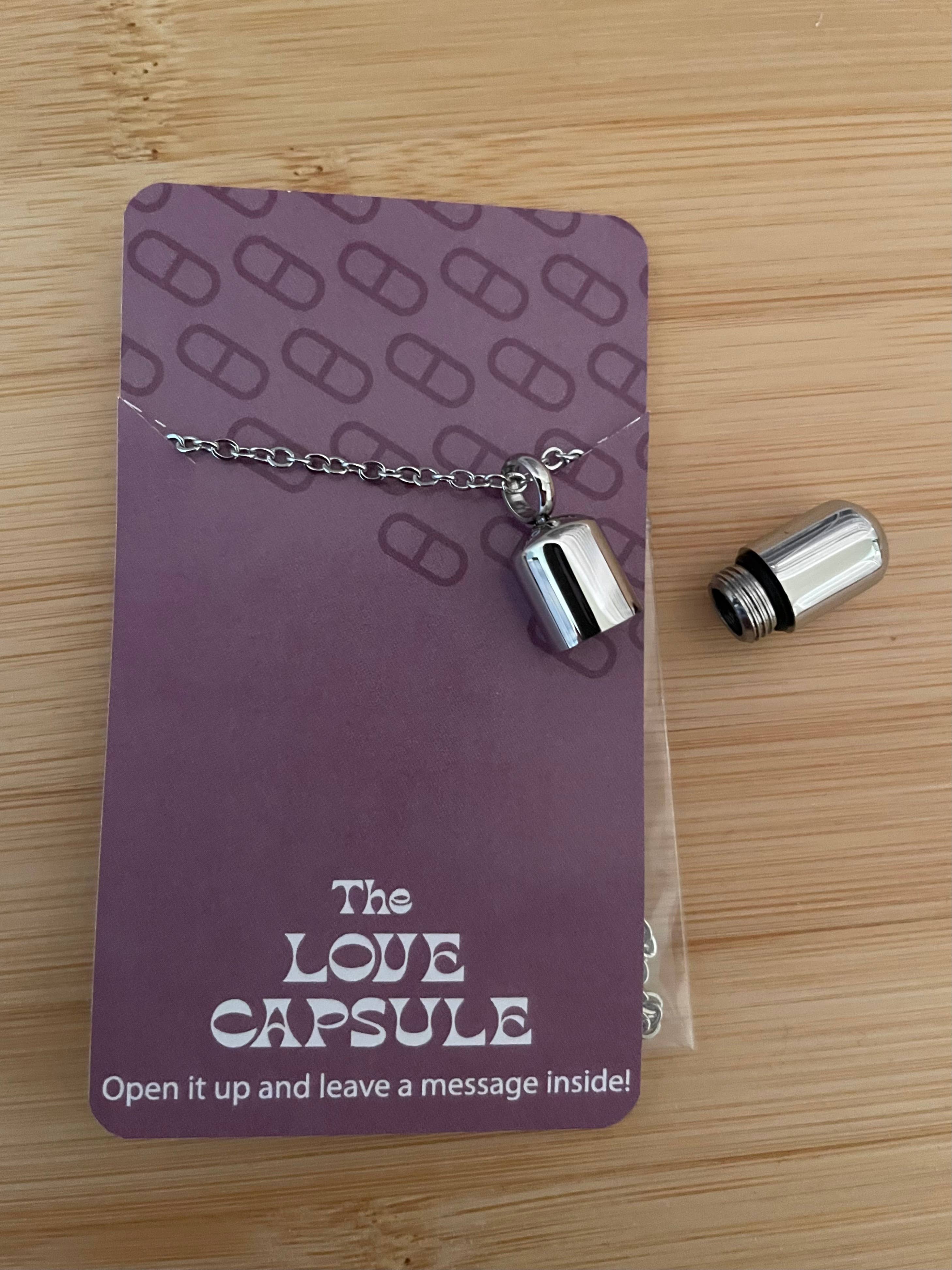 Denali & Co. – Großhandel Kette mit Anhänger/Charm – Denali & Co. Love Capsule Halskette1