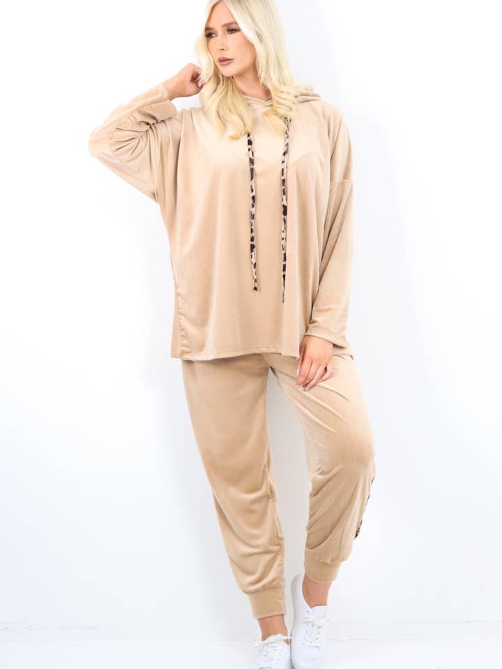 Miss Bold - Wholesale Lounge Set - Women's - Italian Leopard Print Panel Hooded Velour Co Ord Set