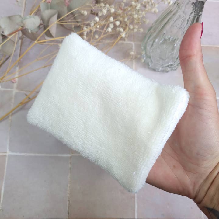 Alice et Jeanne - Wholesale Exfoliating Gloves/Mitts - Chloé mini glove for sensitive skin3