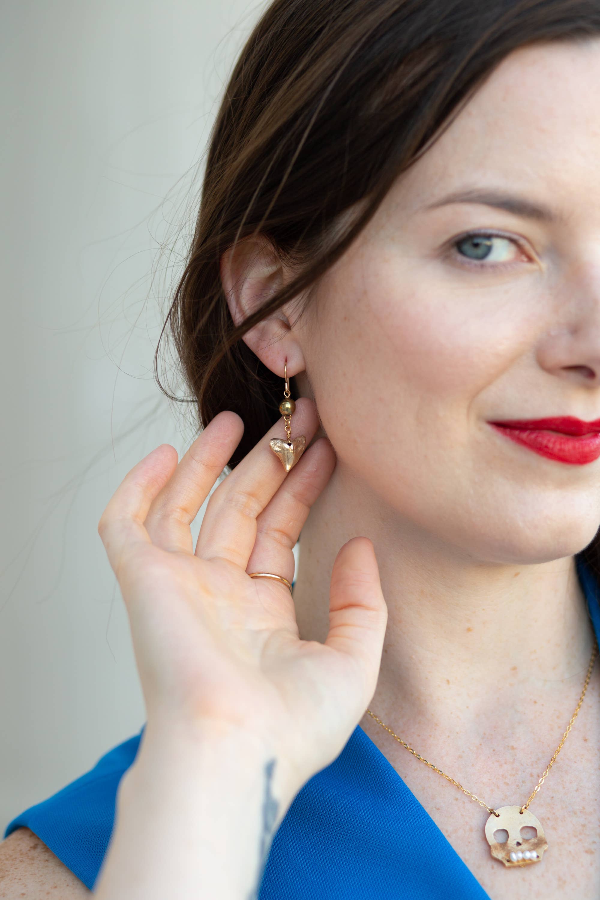 Bang-Up Betty - Wholesale Pendant/Charm Necklace - The Siren Shark Tooth Necklace2