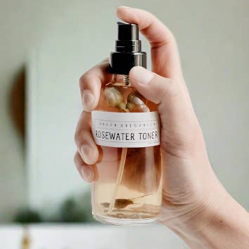 Rosenwasser-Toner - Wiederverwendbarer Zerstäuber separat erhältlich für den Großhandel von Urban Oreganics