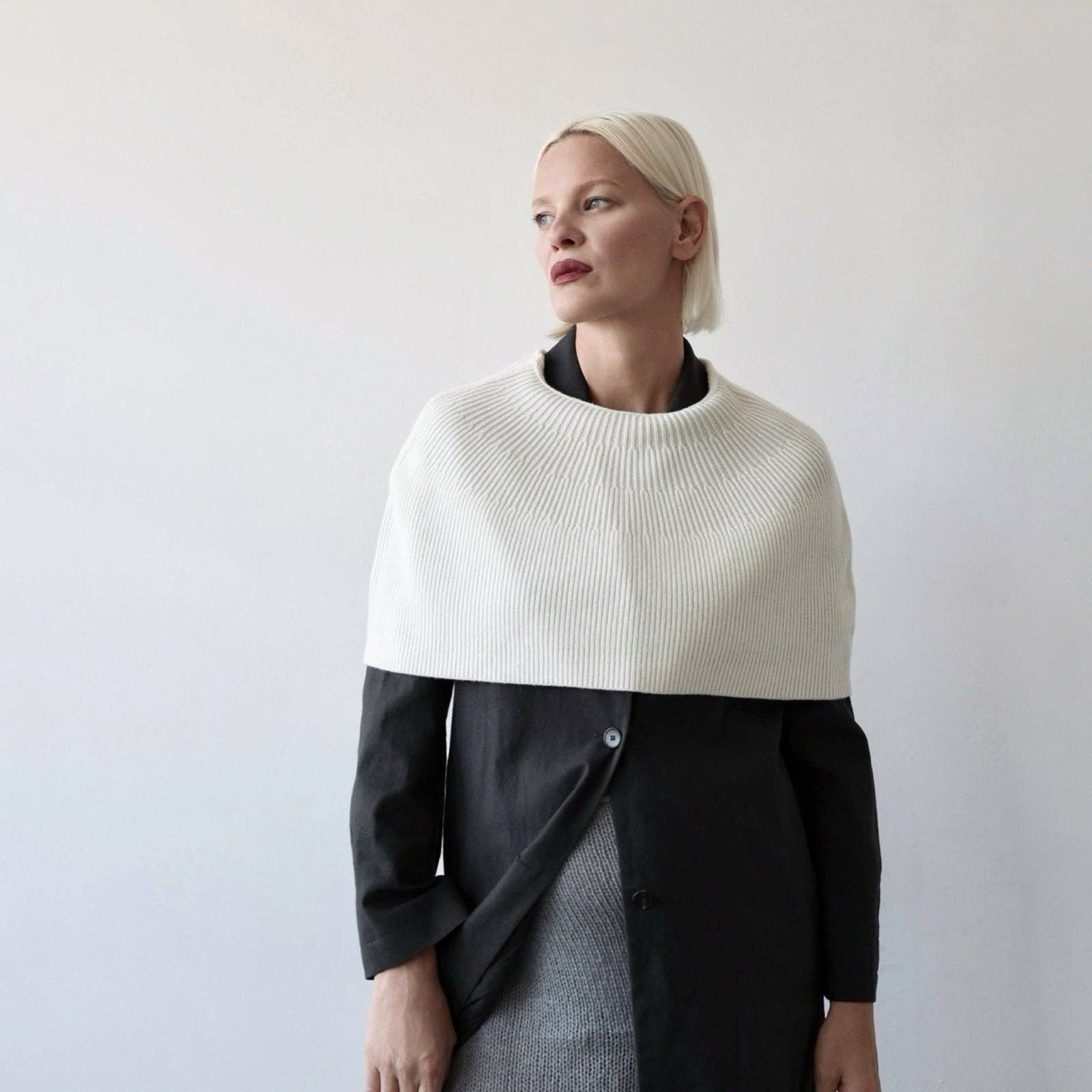 London Atelier Byproduct – wholesale Cape – Women's – Cream Mohair Wool Knitted Cape1