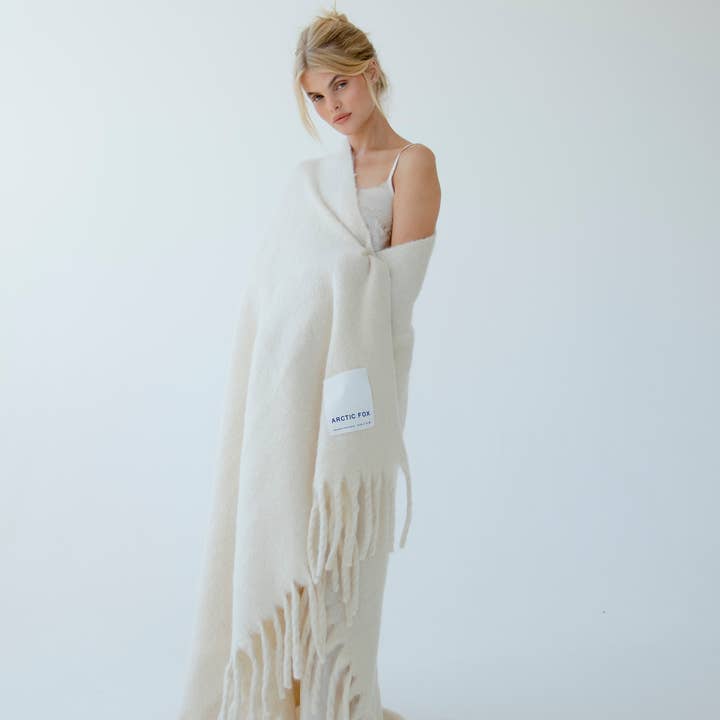 ARCTIC FOX & CO. - Wholesale Throw Blanket - The Reykjavik Throw - 100% Recycled - Pebble Beige - AW24