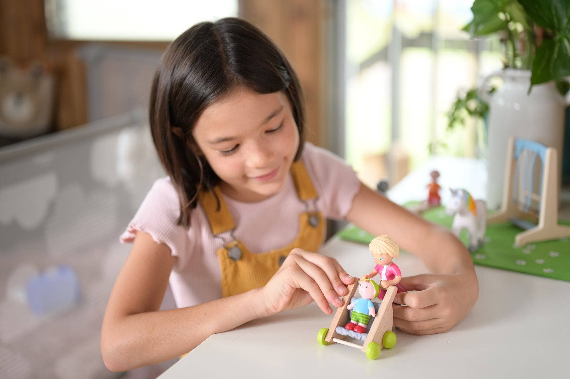 HABA USA - Wholesale Figurine Toy - Kids - Little Friends Mama Melanie and Baby Kilian Dolls3