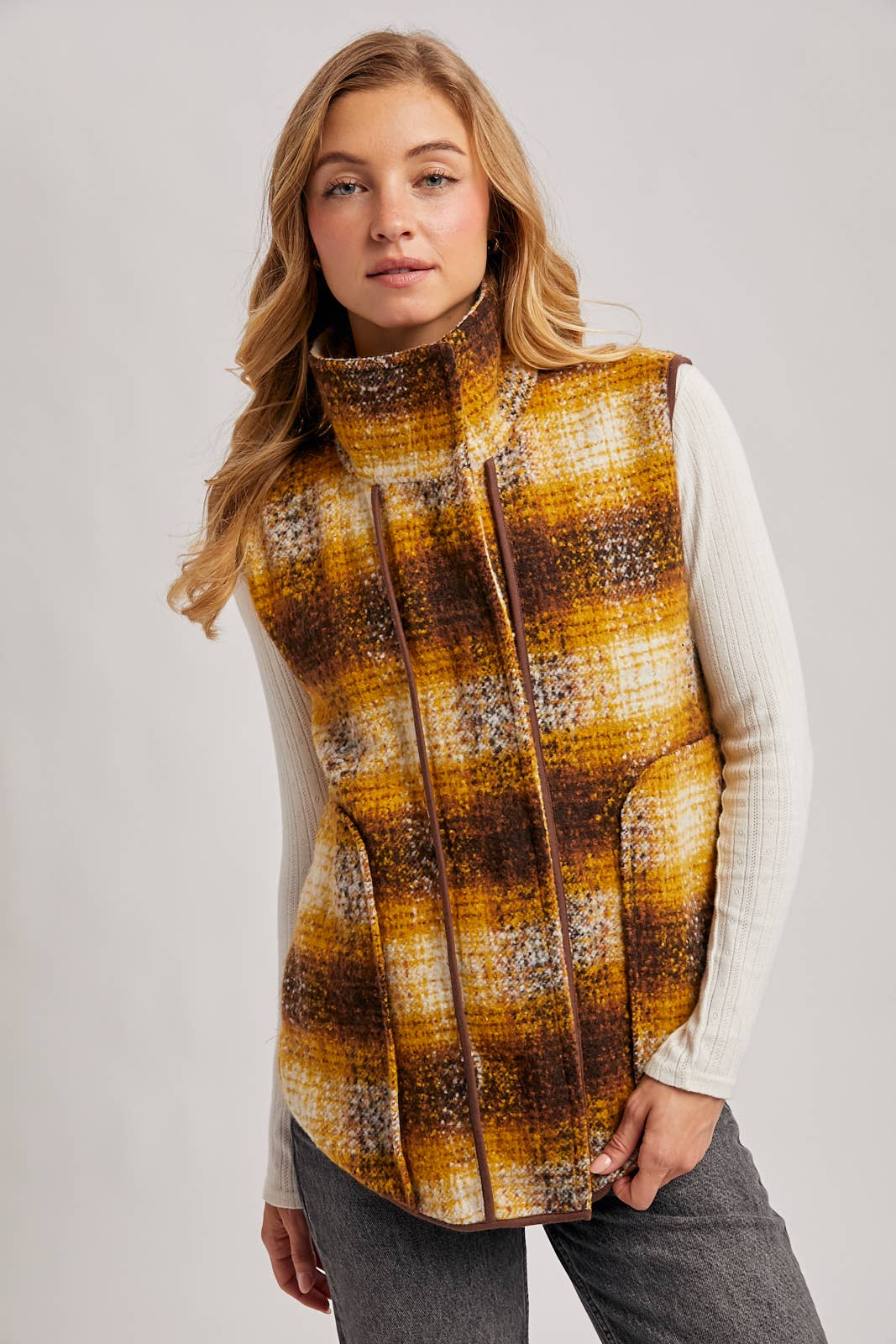 Bluivy – wholesale Outerwear Vest - Women’s – FLANNER PLAID VEST7