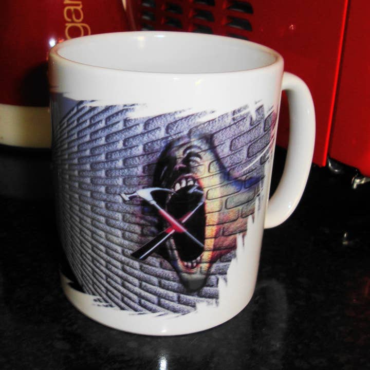 Pink Floyd The Wall Krus for engroshandel hos Everyone's a Mug