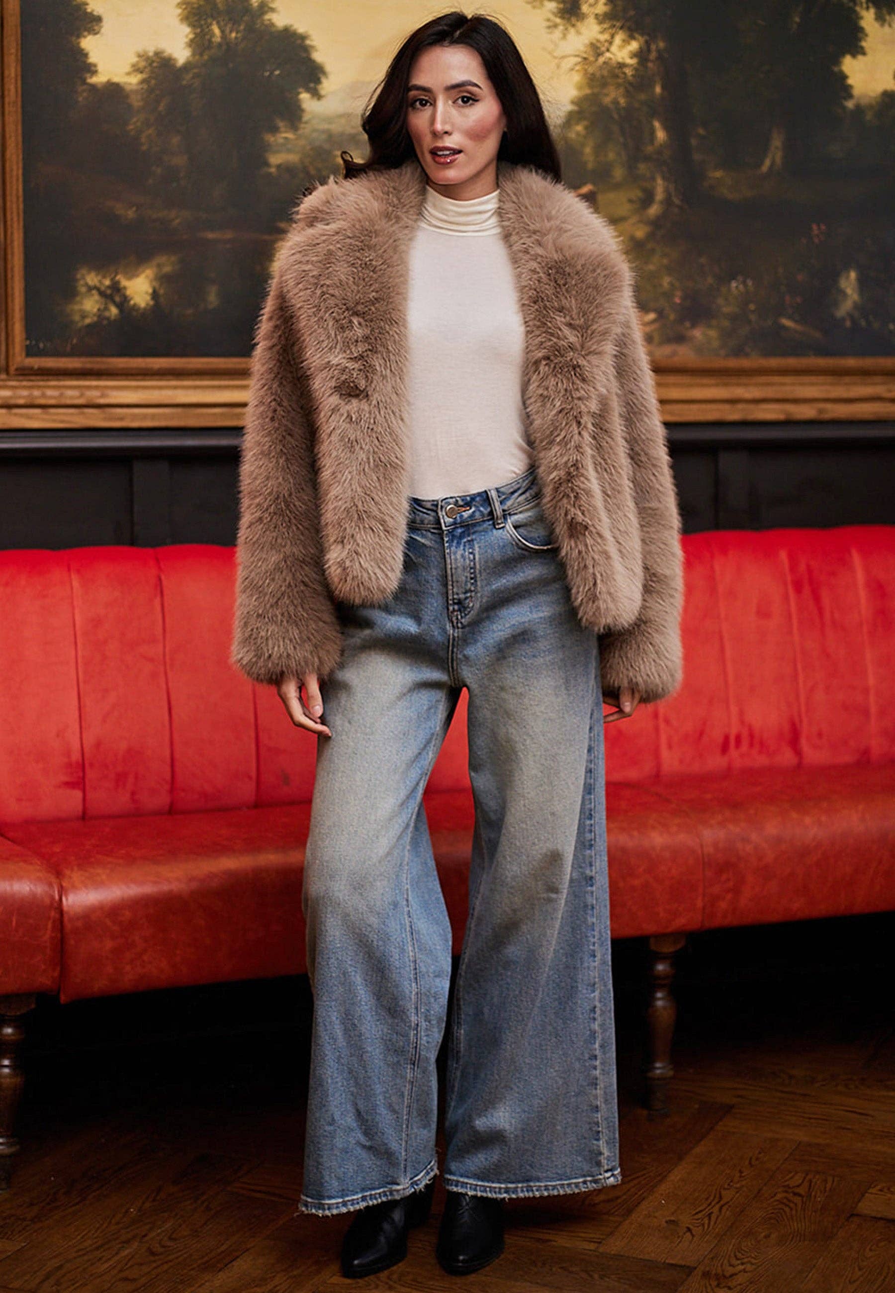 ANGELEYE - Wholesale Fur/Faux Fur Coat - Women's - Faux Fur Short Coat in Coffee3