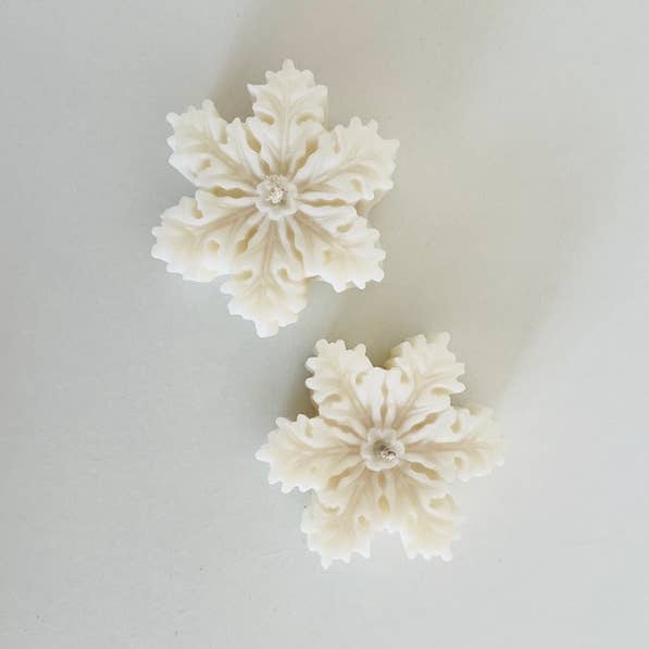 Sweet-Deco Creative - Wholesale Novelty Candle - Hand cast snowflake candle