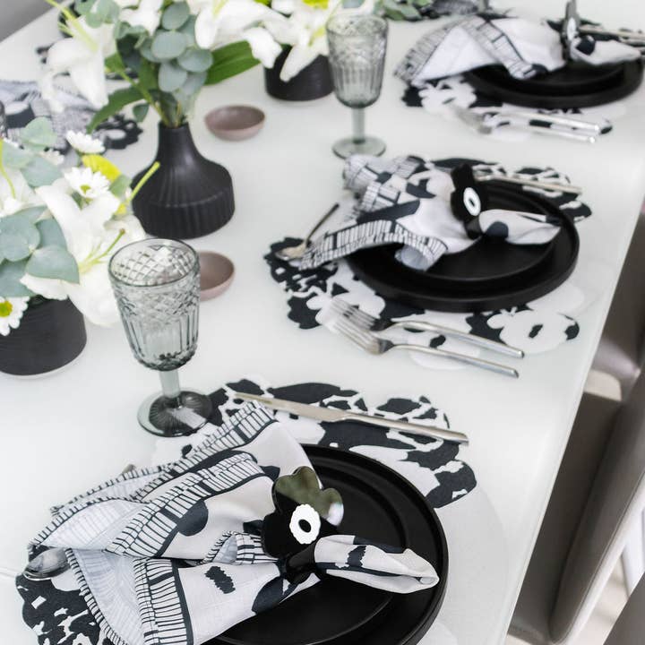 Sobre Meza - Wholesale Napkin Ring - Noir Acrylic Napkin Rings (set of 6)1