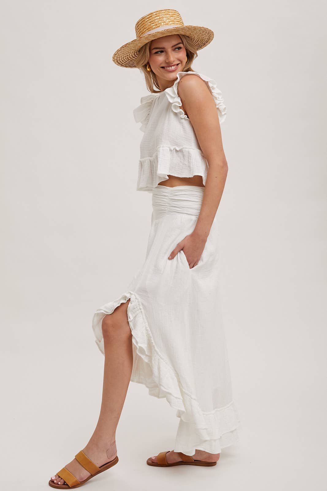 Bluivy – Großhandel Set aus Oberteil und Rock – Damen – MINIROCK-SET MIT CROP TOP UND SEITENSCHLITZ MIT RÜSCHENBESATZ21