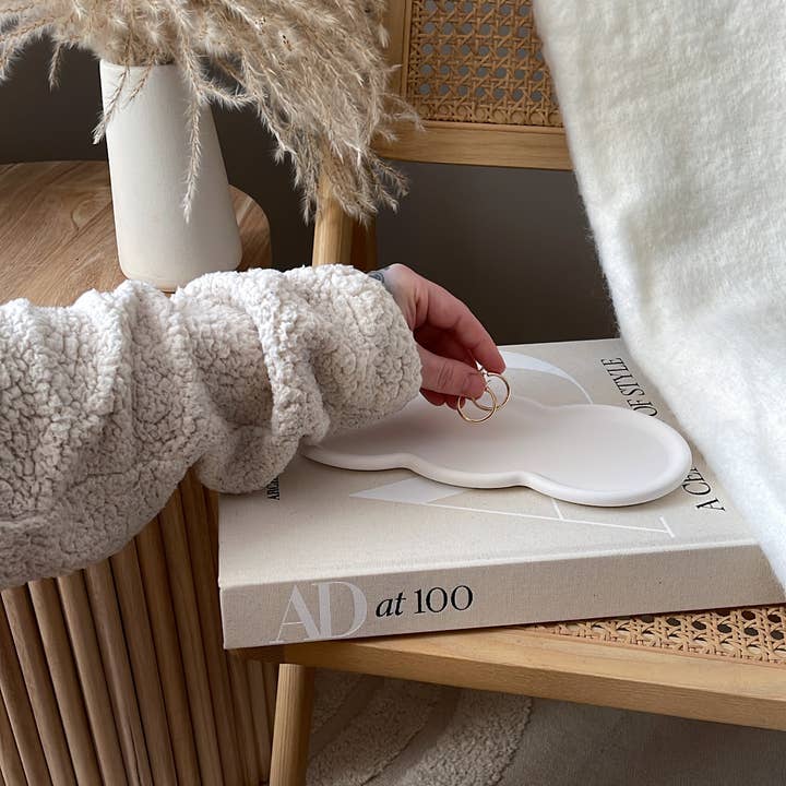 Studio Akiyo - Wholesale Jewelry Dish - Large Wavy Trinket Tray | Tabletop Decor | Decorative Tray4