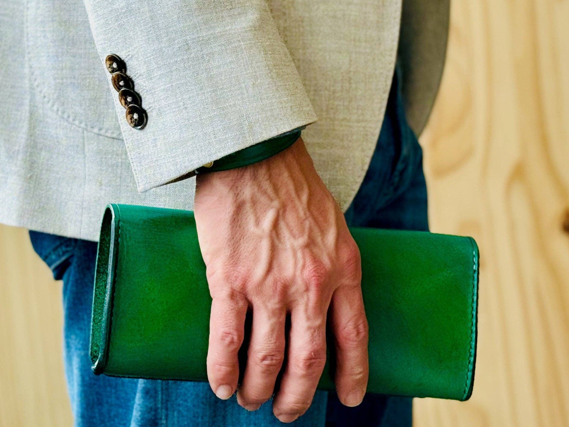 A. M. Aiken - Wholesale Humidor/Cigar Accessory - 4 Cigars Green Hand-Dyed Leather Cigar Case5