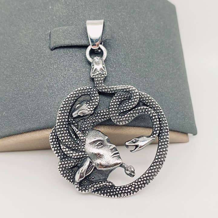 Medusa Snake Edelstahlanhänger - MJ/MNP für den Großhandel von Mio Queena