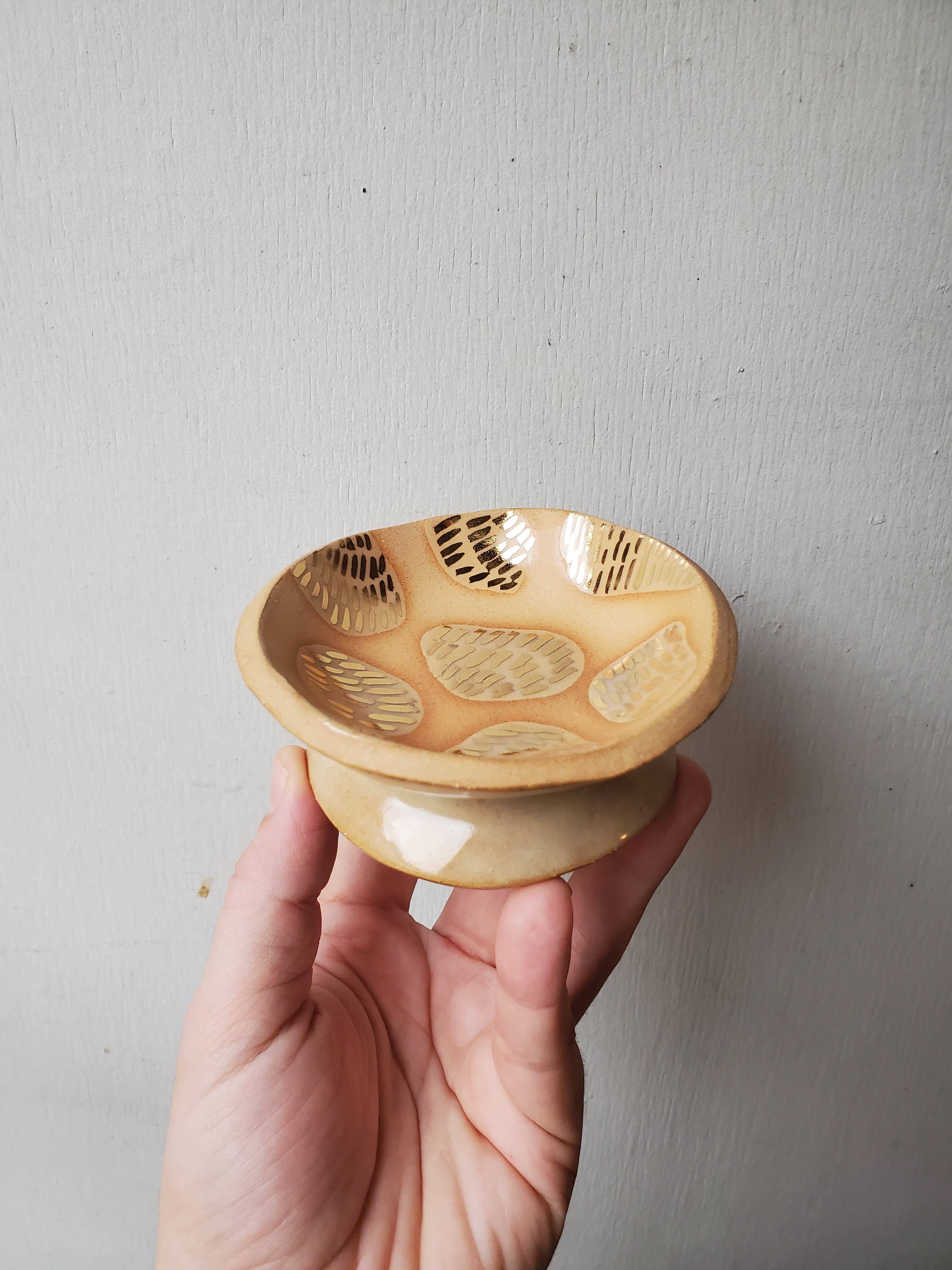 CURIOUS CLAY - Wholesale Decorative Plate/Dish/Bowl - Yo-Yo Dishes1