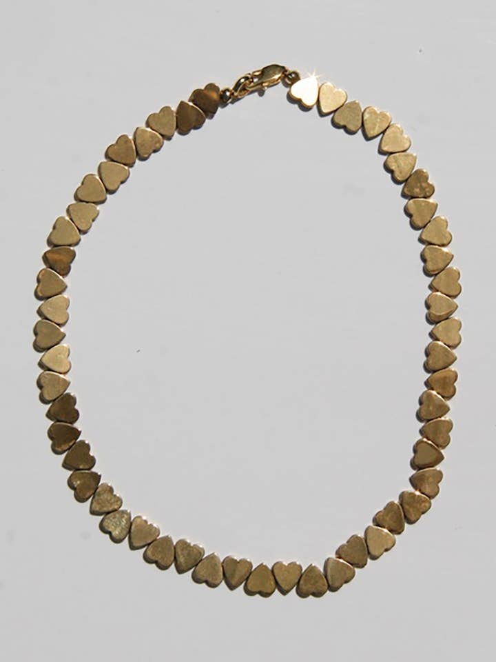 Collier à perles cœur en hématite dorée LOVER pour la vente par By Orly