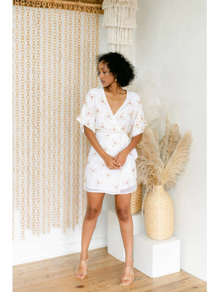 KumaVida - Wholesale Jurk - Dames - Leela Kimono wikkeljurk - Wit3