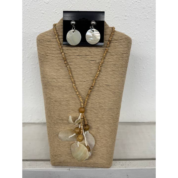 WEIßE SAMENPERLEN MIT MUSCHEL-HÄNGEKETTE-SET für den Großhandel von International Duru's